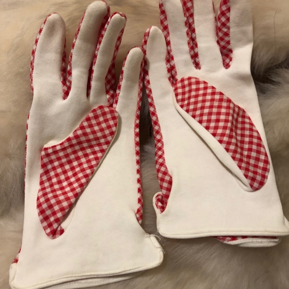 ✨Sold✨ Forunes gloves size 6/5